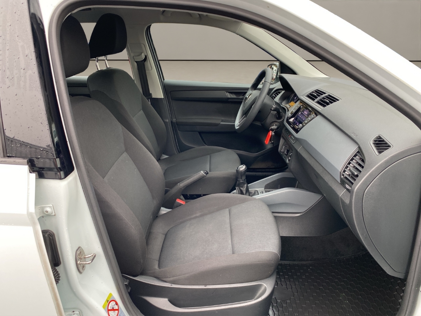 Skoda Fabia Cool Plus, Klimaanlage, Sitzheizung, laser-weiss – Bild 16