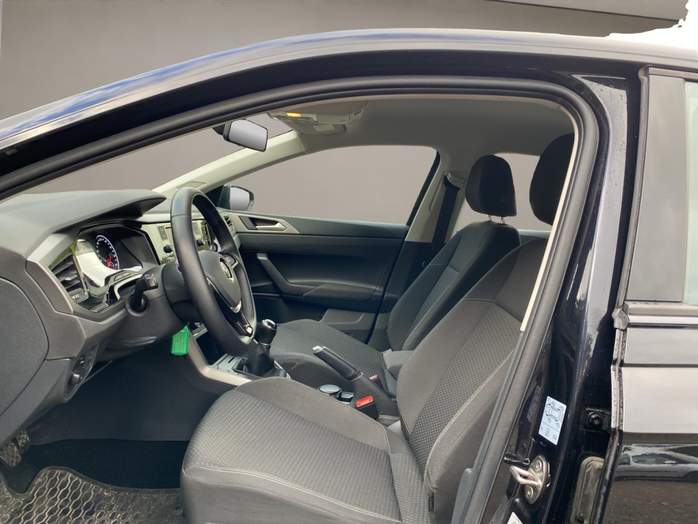 VW Polo VI Comfortline, Climatronic,Sitzheizung,Parksensoren, deep black perleffekt (schwarz) – Bild 9