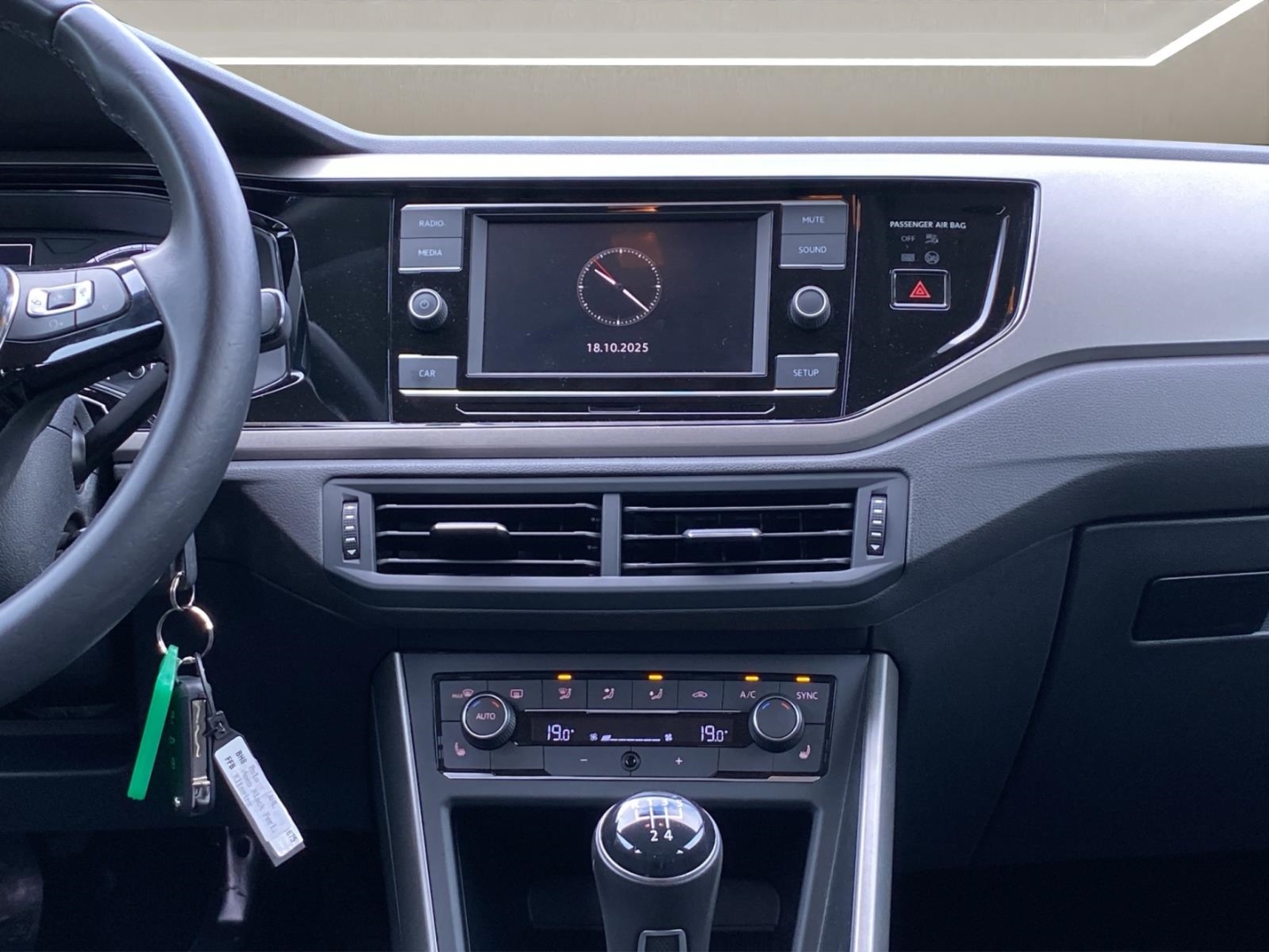 VW Polo VI Comfortline, Climatronic,Sitzheizung,Parksensoren, deep black perleffekt (schwarz) – Bild 14