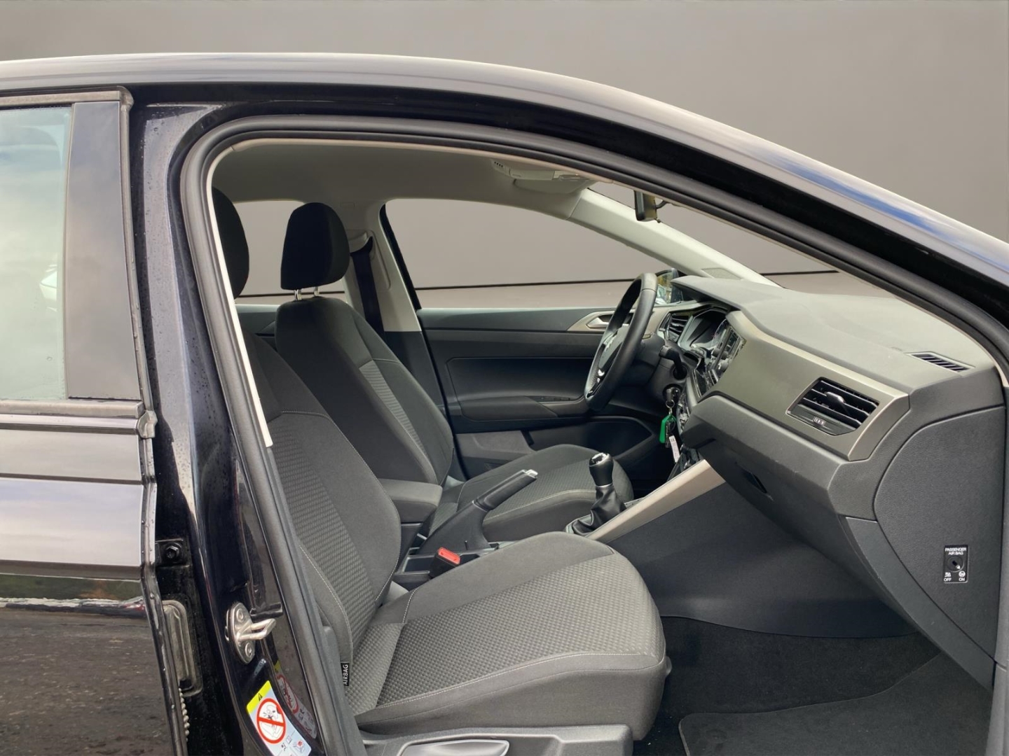 VW Polo VI Comfortline, Climatronic,Sitzheizung,Parksensoren, deep black perleffekt (schwarz) – Bild 16