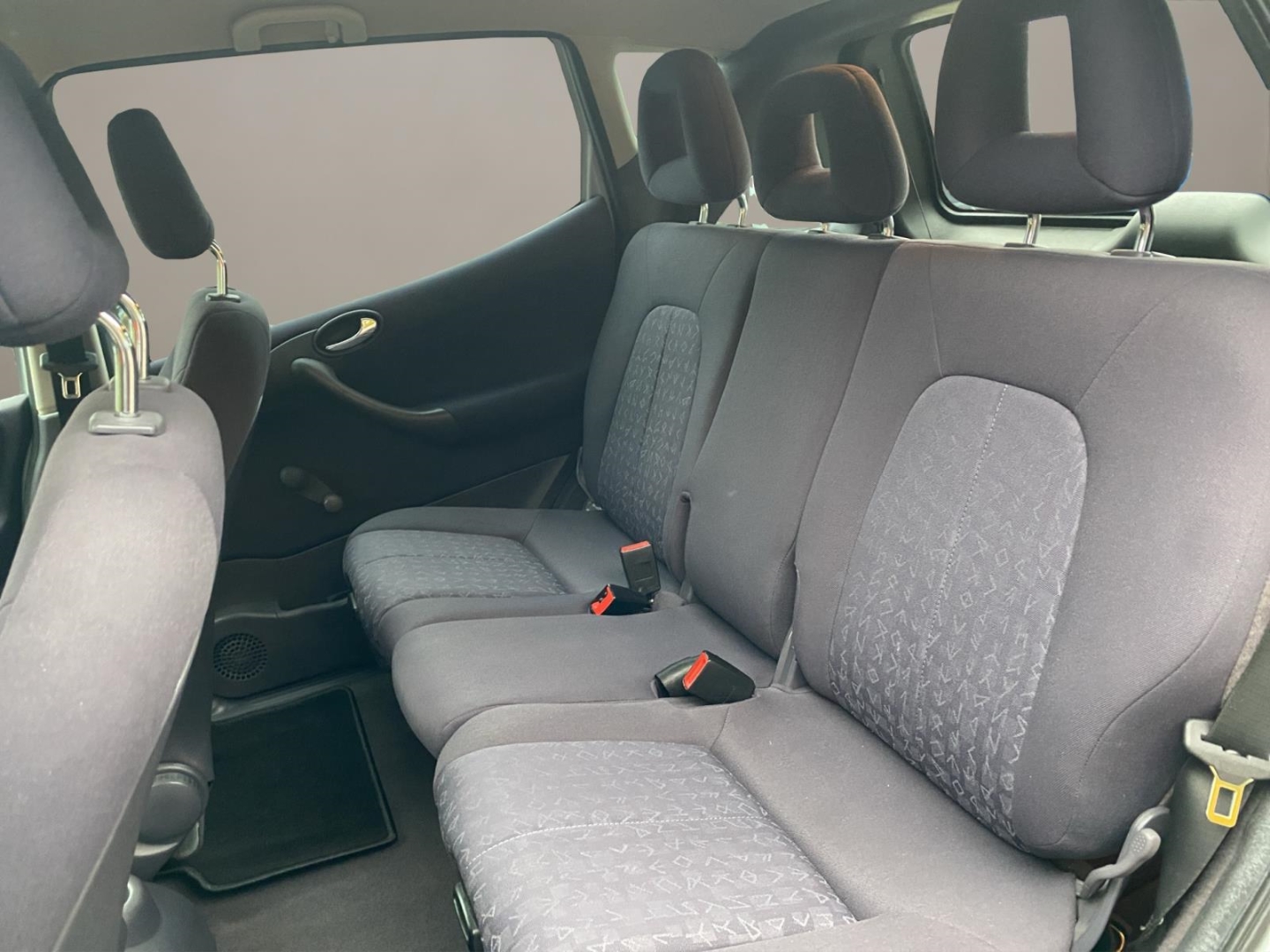 Mercedes-Benz A 160 A-Klasse, Klimaanlage, polarsilber - metalliclack – Bild 12