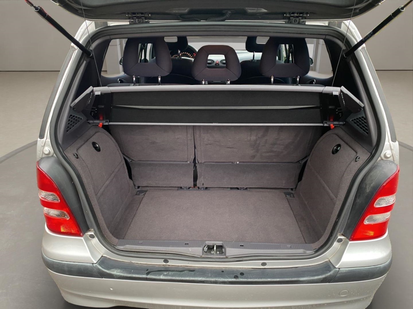 Mercedes-Benz A 160 A-Klasse, Klimaanlage, polarsilber - metalliclack – Bild 17