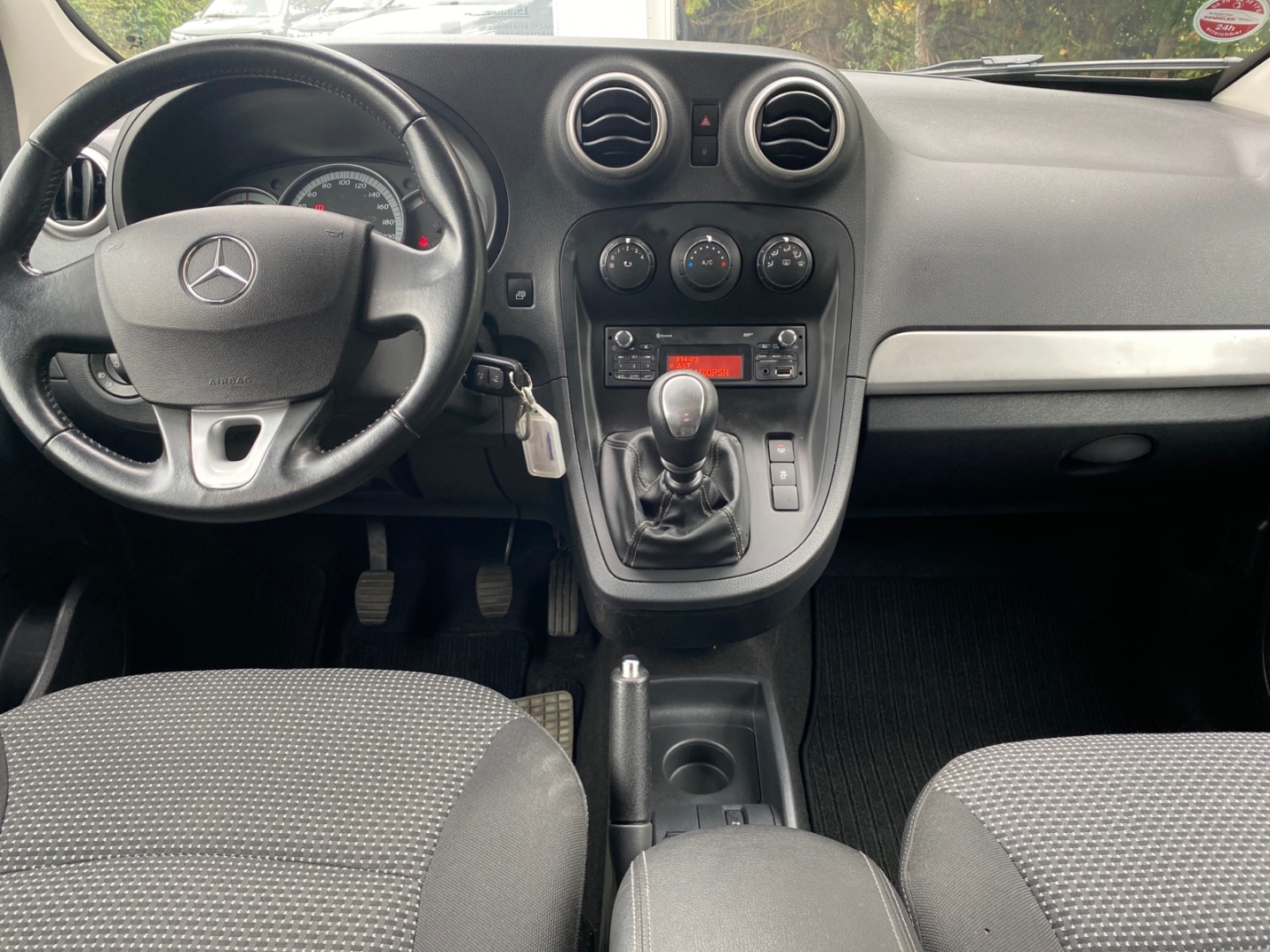Mercedes-Benz Citan Kombi 111 CDI lang, dravitschwarz metallic – Bild 6