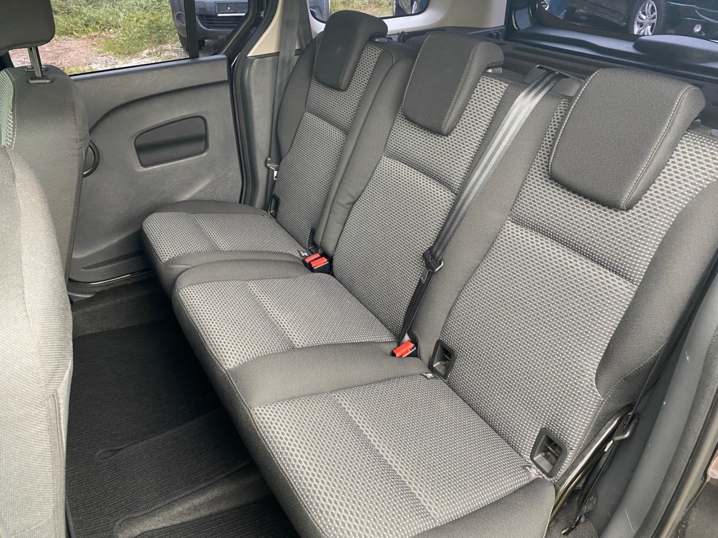 Mercedes-Benz Citan Kombi 111 CDI lang, dravitschwarz metallic – Bild 10