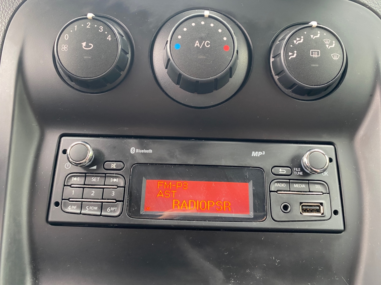 Mercedes-Benz Citan Kombi 111 CDI lang, dravitschwarz metallic – Bild 11