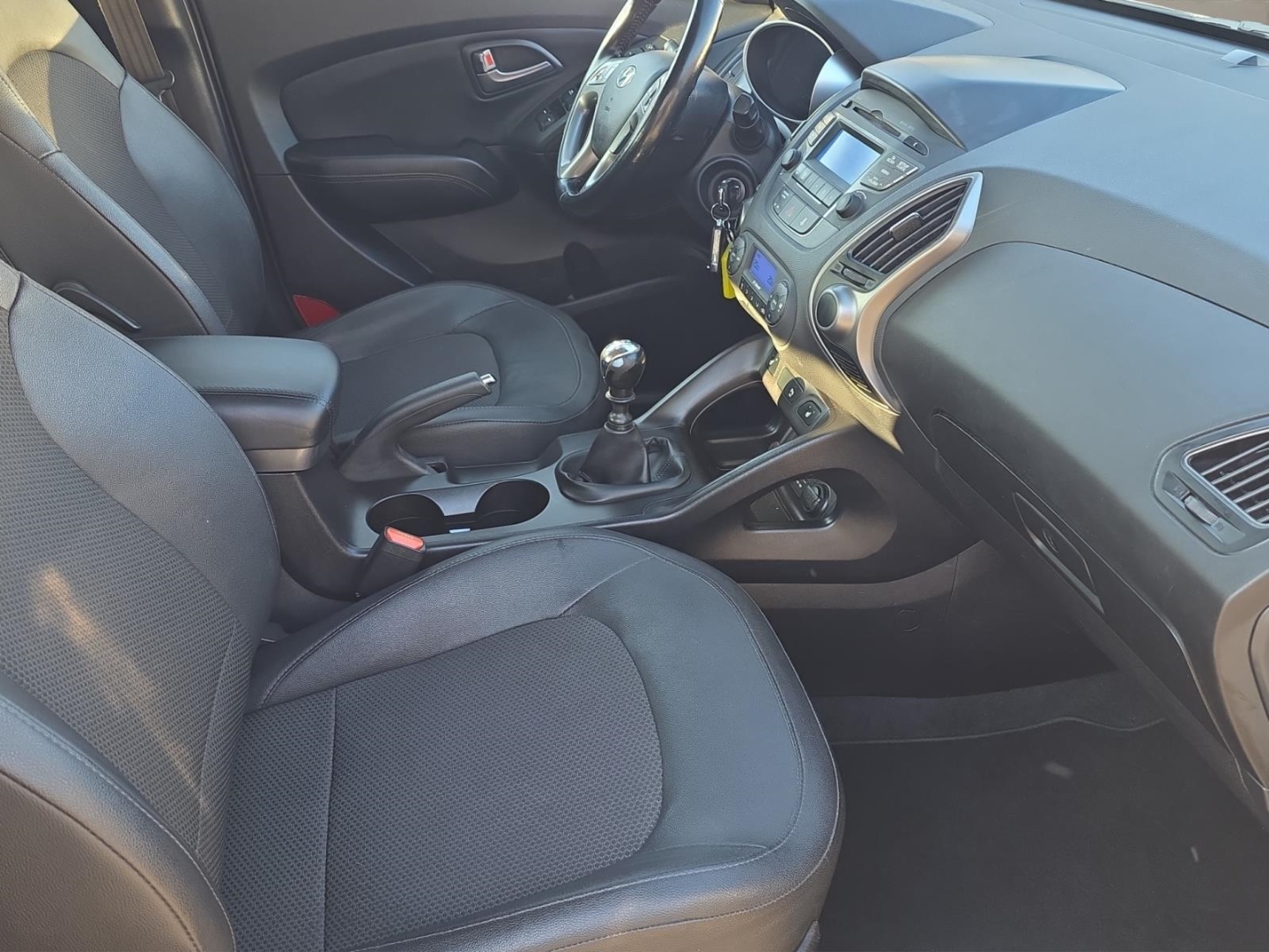 Hyundai ix35 FIFA World Cup Edition AWD,AHK,Tempomat,Sitzheizung, steel gray / met (grau) – Bild 9