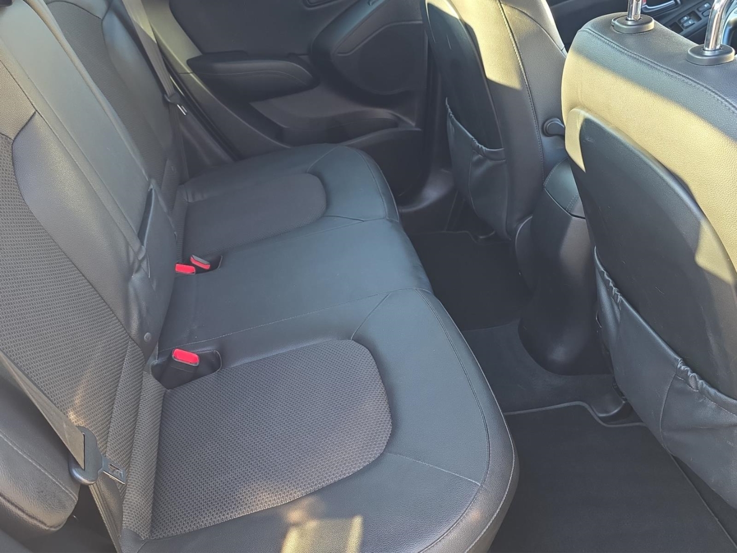 Hyundai ix35 FIFA World Cup Edition AWD,AHK,Tempomat,Sitzheizung, steel gray / met (grau) – Bild 10