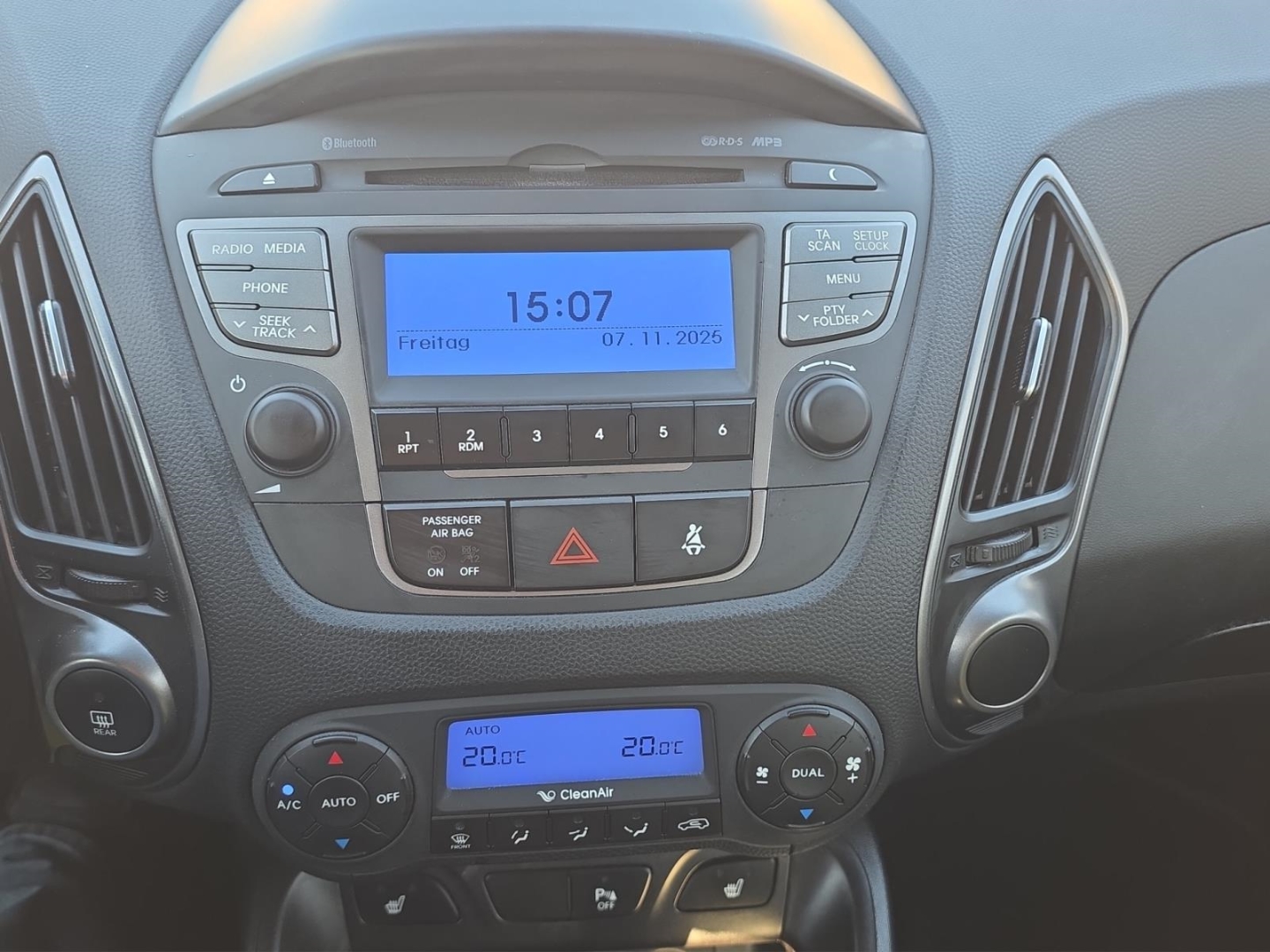 Hyundai ix35 FIFA World Cup Edition AWD,AHK,Tempomat,Sitzheizung, steel gray / met (grau) – Bild 15