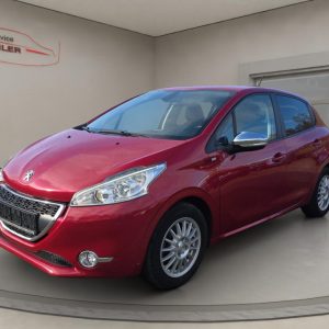 Peugeot 208 Style, Klima, Navi, Tempomat, Parksensoren, lackierung rot rubi/metallic-lackierung mit schutzlack