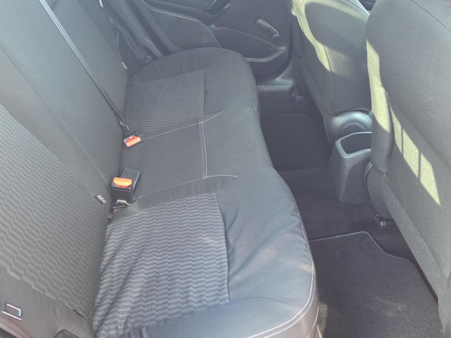 Peugeot 208 Style, Klima, Navi, Tempomat, Parksensoren, lackierung rot rubi/metallic-lackierung mit schutzlack – Bild 10