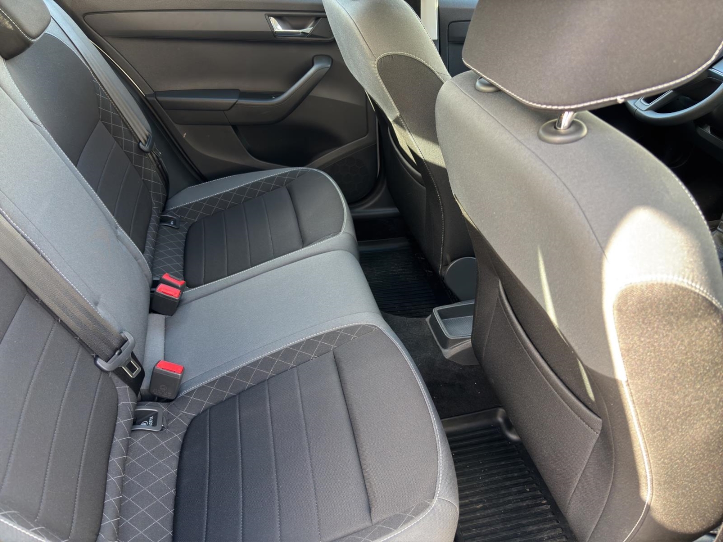 Skoda Fabia Combi, Climatronic, Sitzheizung, Tempomat, brilliant-silber metallic – Bild 12