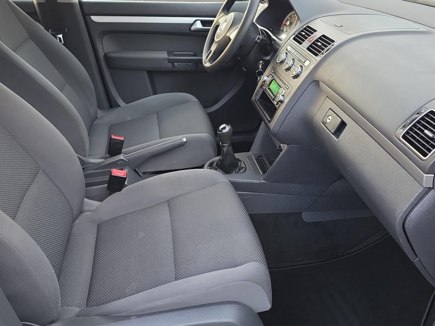 VW Touran 7-Sitzer, Climatic, PDC, Sitzheizung, night blue metallic (blau) – Bild 9