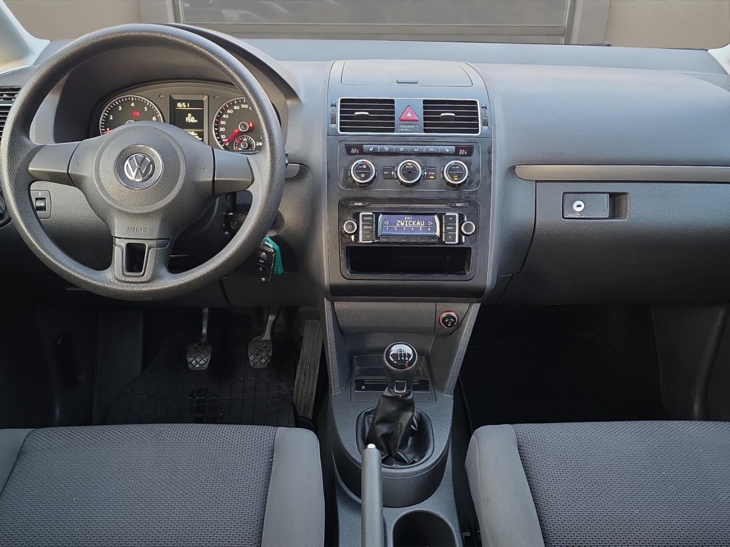 VW Touran 7-Sitzer, Climatic, PDC, Sitzheizung, night blue metallic (blau) – Bild 11