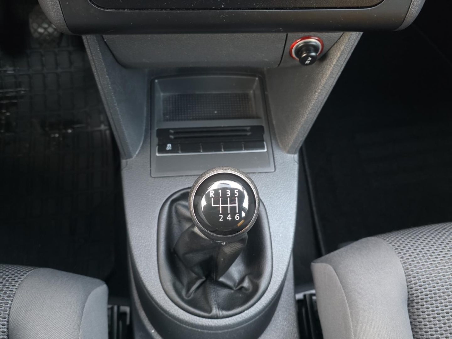 VW Touran 7-Sitzer, Climatic, PDC, Sitzheizung, night blue metallic (blau) – Bild 17