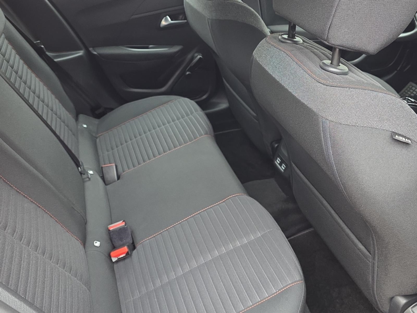 Peugeot 208 e- Active,LED,Climatronic,Tempomat,Sitzheizung, lackierung elixier-rot/typ verkleidung aussen metallic + farbig lackiert – Bild 10