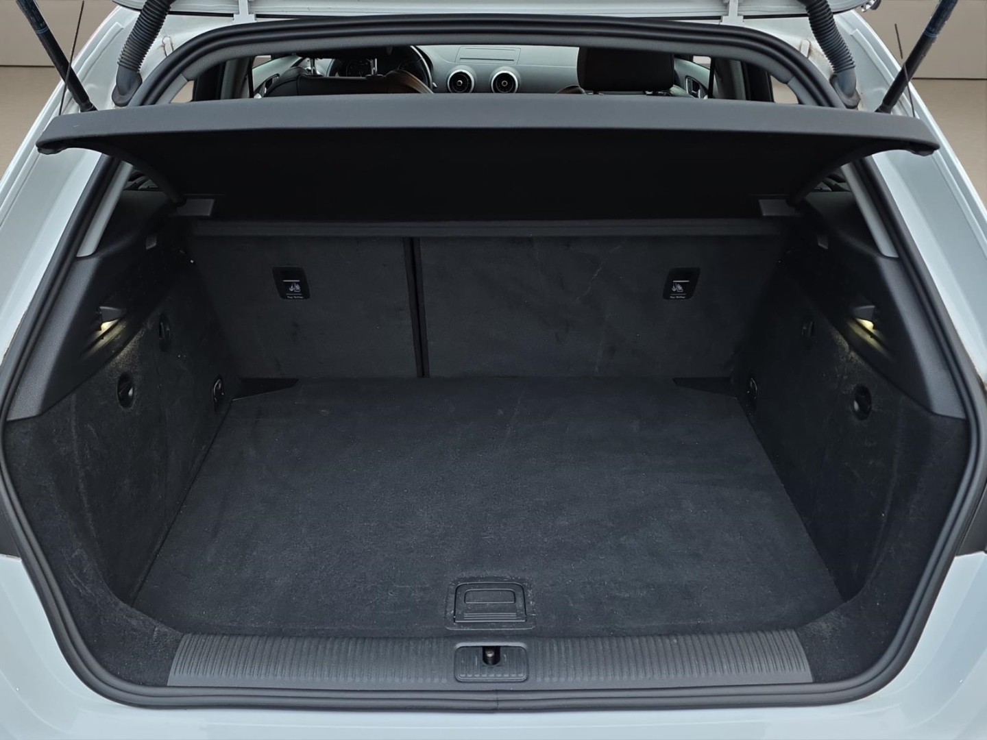Audi A3 Sportback g-tron sport,Xenon,Navi,Tempomat,Climatronic,Sitzheizung, gletscherweiß metallic – Bild 12