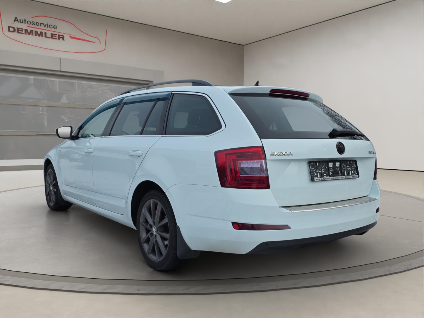 Skoda Octavia Style,Navi,Xenon,P.-Dach,Climatronic,Tempomat,Sitzheizung, laser-weiss – Bild 7