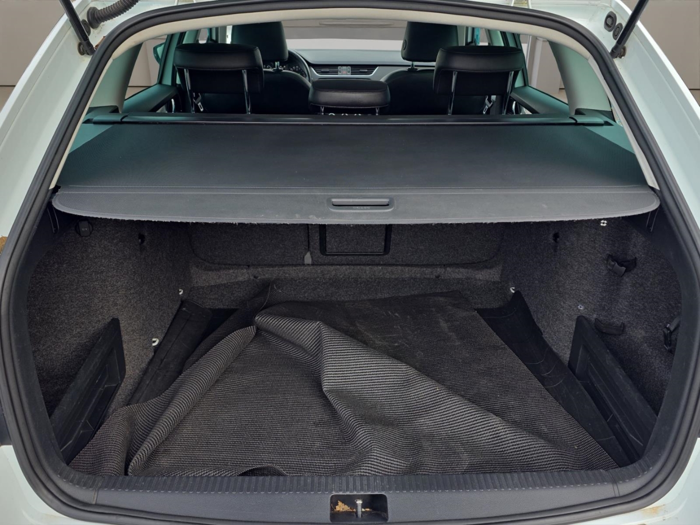 Skoda Octavia Style,Navi,Xenon,P.-Dach,Climatronic,Tempomat,Sitzheizung, laser-weiss – Bild 13