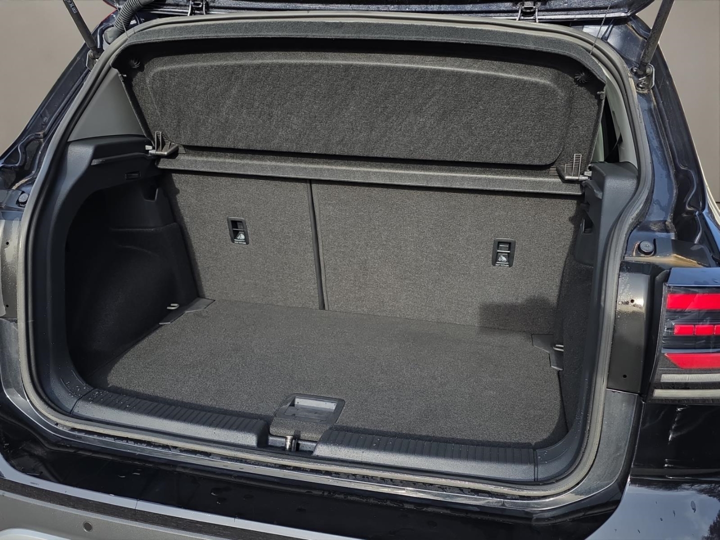 VW T-Cross 1.0 TSI Life, LED, Climatronic,ACC,PDC,Tempomat, deep black perleffekt (schwarz) – Bild 12