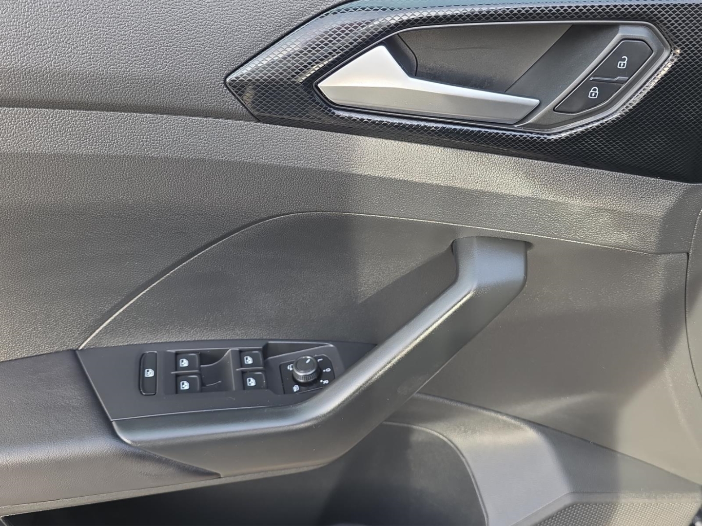 VW T-Cross 1.0 TSI Life, LED, Climatronic,ACC,PDC,Tempomat, deep black perleffekt (schwarz) – Bild 14