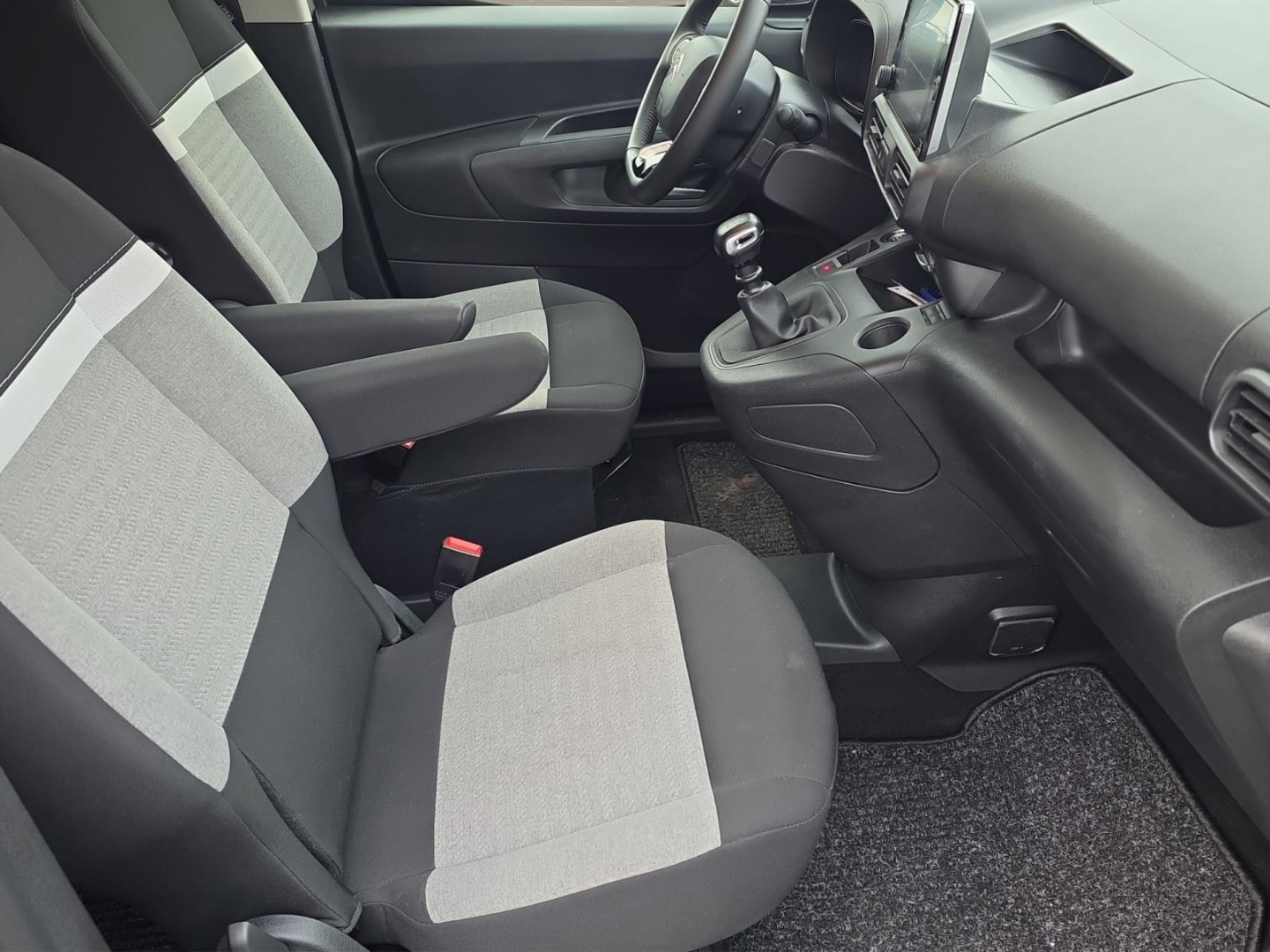 Citroen Berlingo MPV Feel M,Klima,Tempomat,R.Kamera,PDC, lack grau artense/typ aussenverkleidung metallic-lackierung – Bild 9