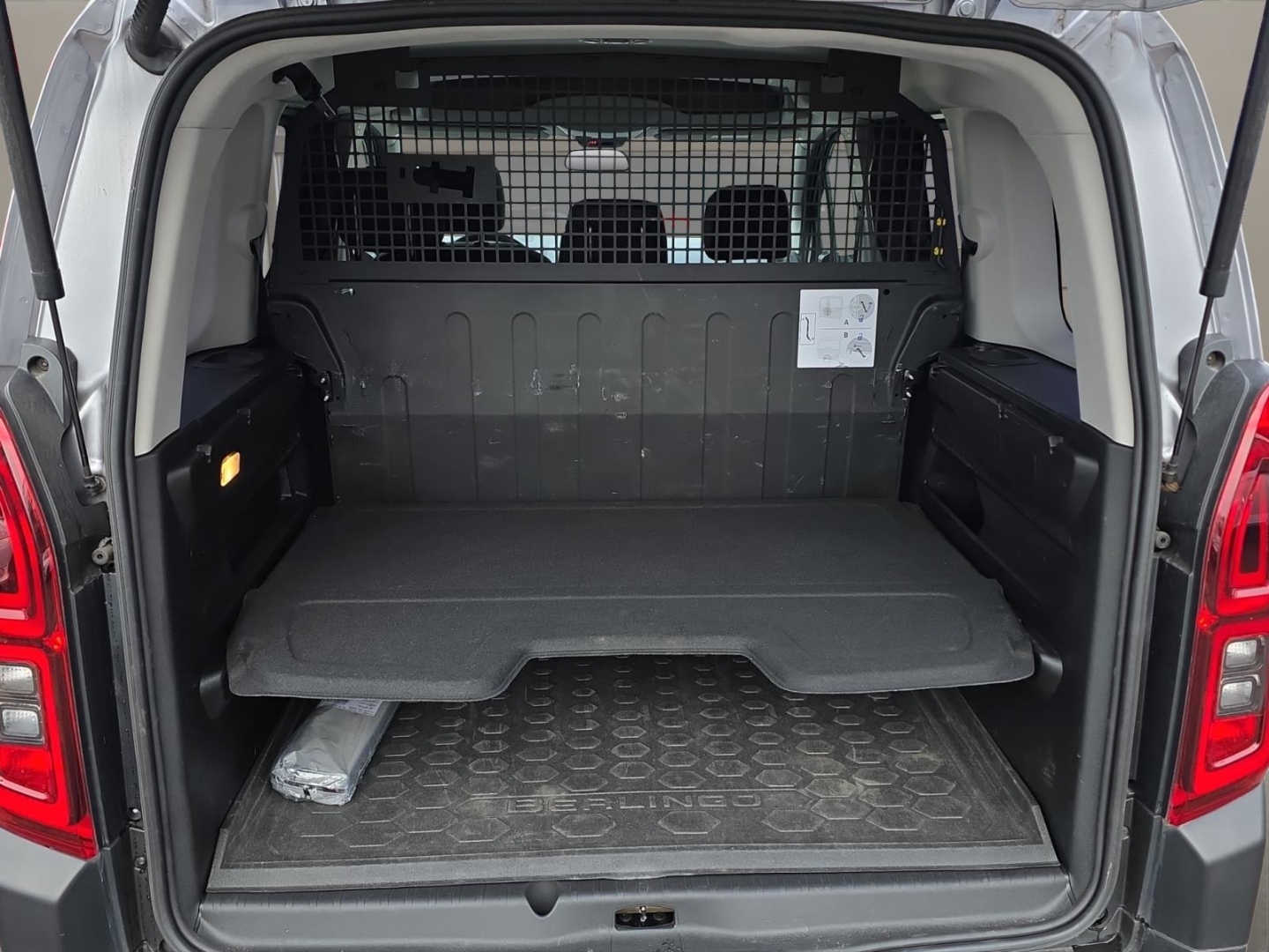 Citroen Berlingo MPV Feel M,Klima,Tempomat,R.Kamera,PDC, lack grau artense/typ aussenverkleidung metallic-lackierung – Bild 12