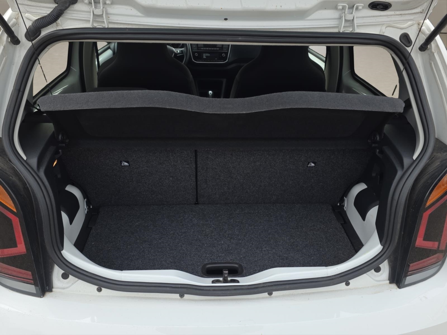 VW up e-up! up!,Climatic,Tempomat,Winter-Paket,R.-Kamera, pure white (weiss) – Bild 12