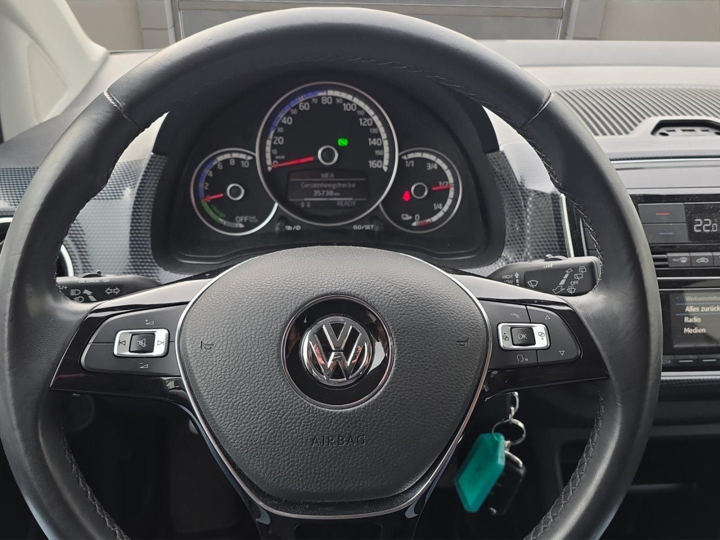 VW up e-up! up!,Climatic,Tempomat,Winter-Paket,R.-Kamera, pure white (weiss) – Bild 15