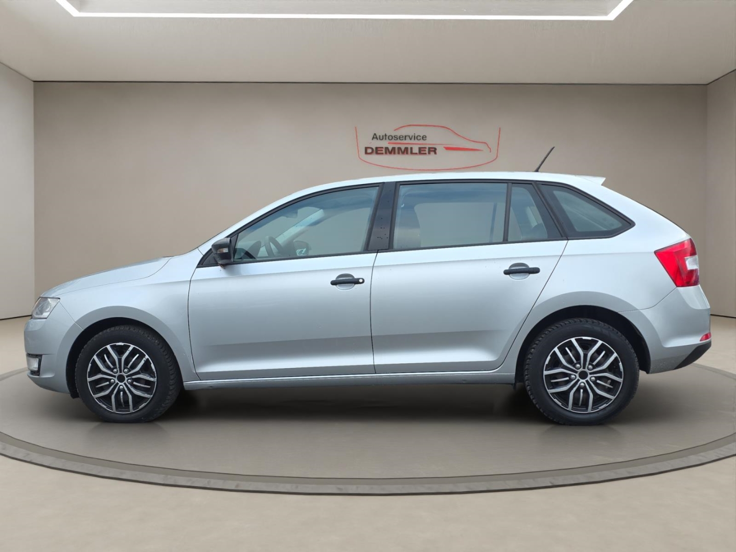 Skoda Rapid Spaceback Cool Edition 1.2, DSG, Klima,PDC, brilliant-silber metallic – Bild 8