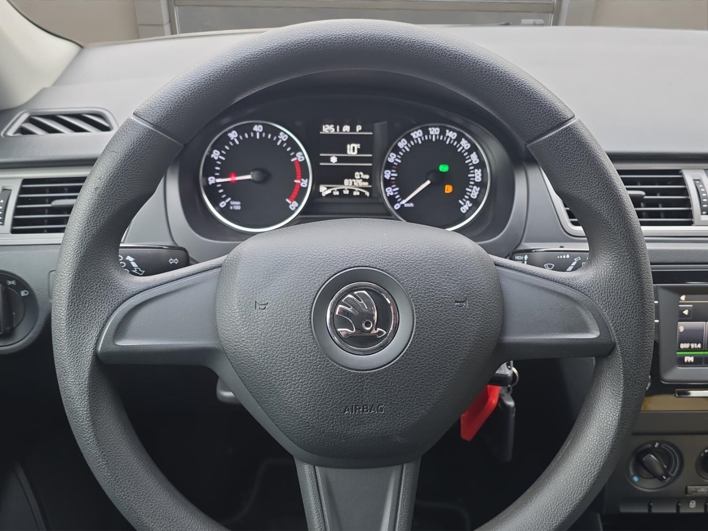 Skoda Rapid Spaceback Cool Edition 1.2, DSG, Klima,PDC, brilliant-silber metallic – Bild 15