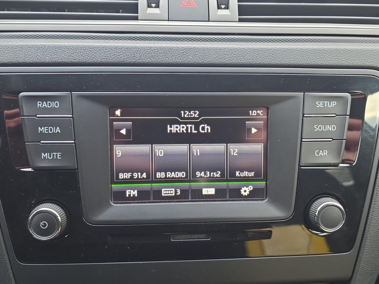 Skoda Rapid Spaceback Cool Edition 1.2, DSG, Klima,PDC, brilliant-silber metallic – Bild 16