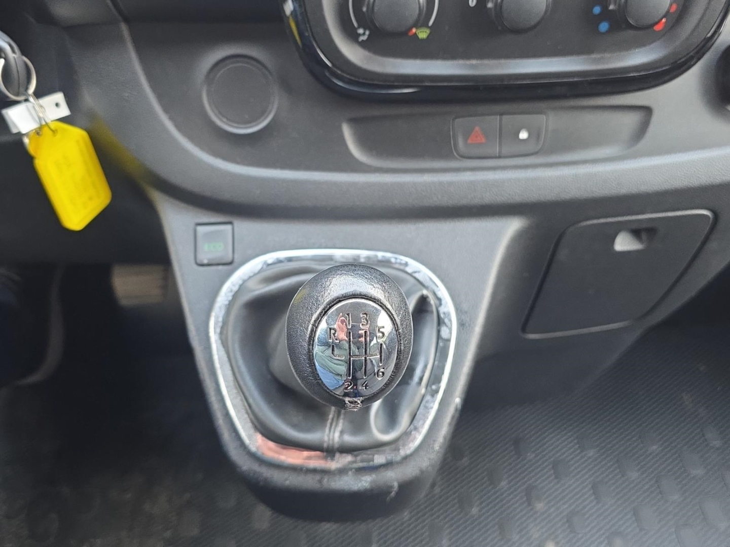 Opel Vivaro B Kombi L2, Klima,AHK,Tempomat,Parksensoren, mamba gruen (s) – Bild 17