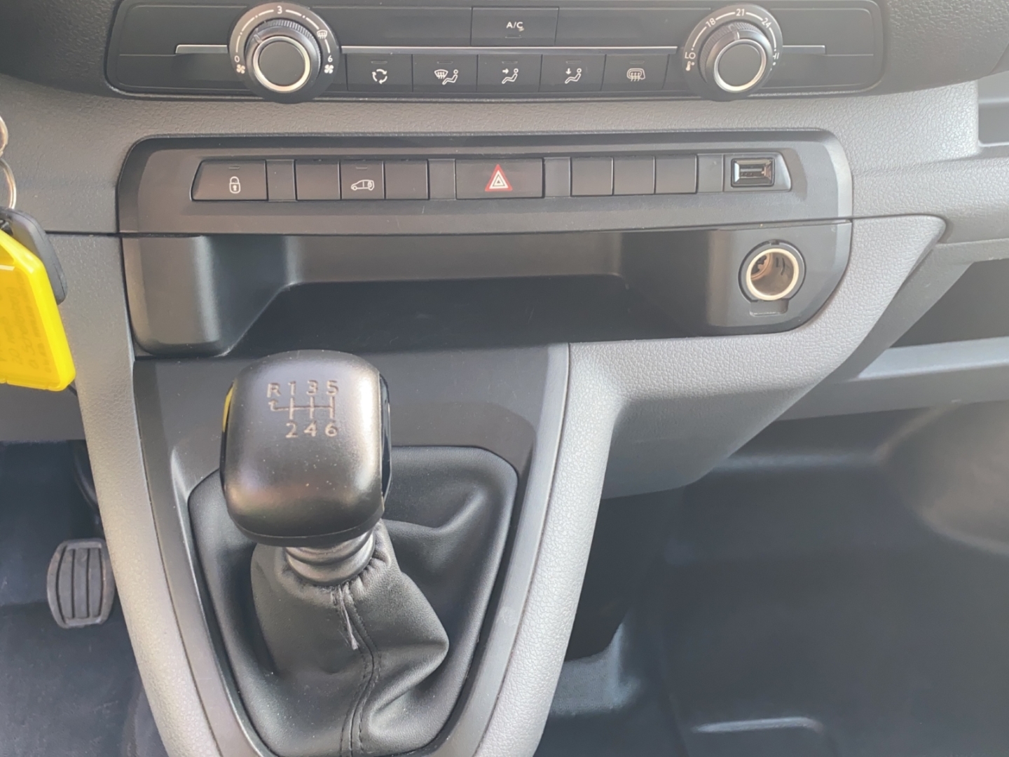 Opel Vivaro Kasten Edition L 2.0, Klima, PDC, Sitzheizung, jade weiss/arktis weiss – Bild 14