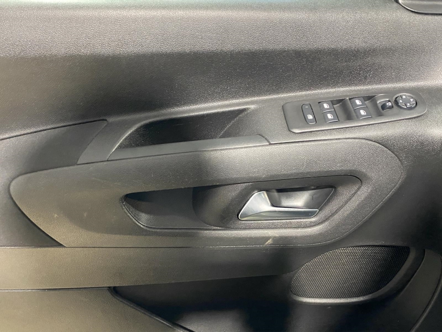 Opel Combo Life 1.5 D EU6d-T,Winter-P., Klima,Parksensoren, mondstein grau/e:vulkan grau – Bild 15