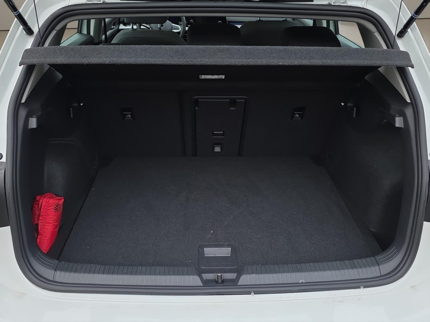 VW Golf VIII Life 1.5 TSI,Climatronik,LED,Parksensoren, pure white (weiss) – Bild 12