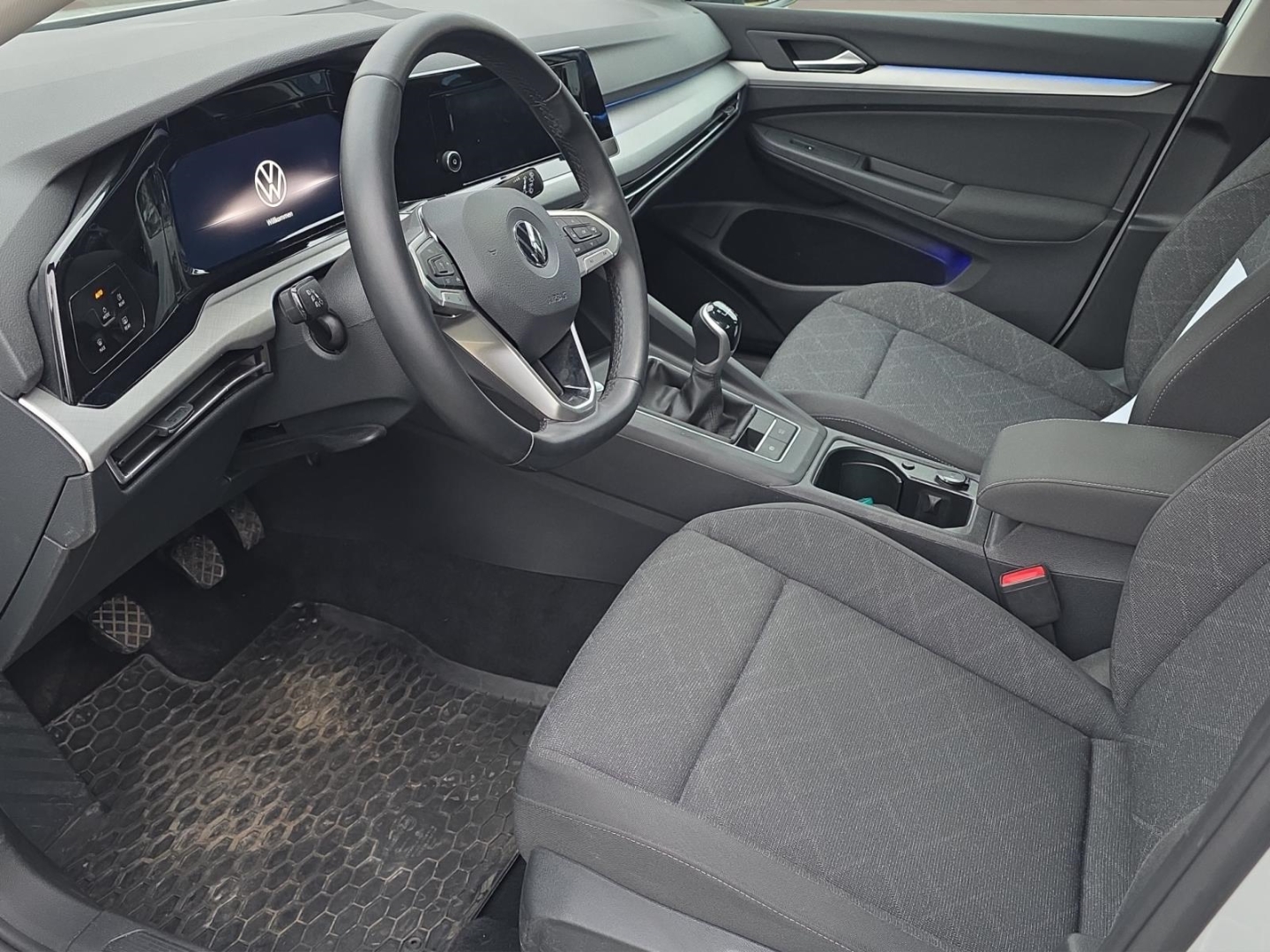 VW Golf VIII Life 1.5 TSI,Climatronik,LED,Parksensoren, pure white (weiss) – Bild 13
