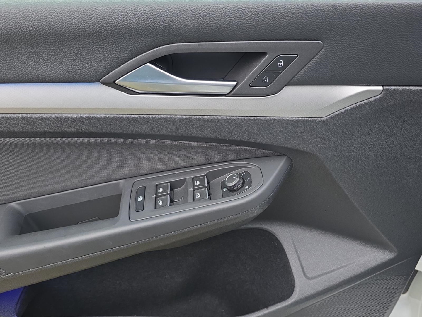 VW Golf VIII Life 1.5 TSI,Climatronik,LED,Parksensoren, pure white (weiss) – Bild 14