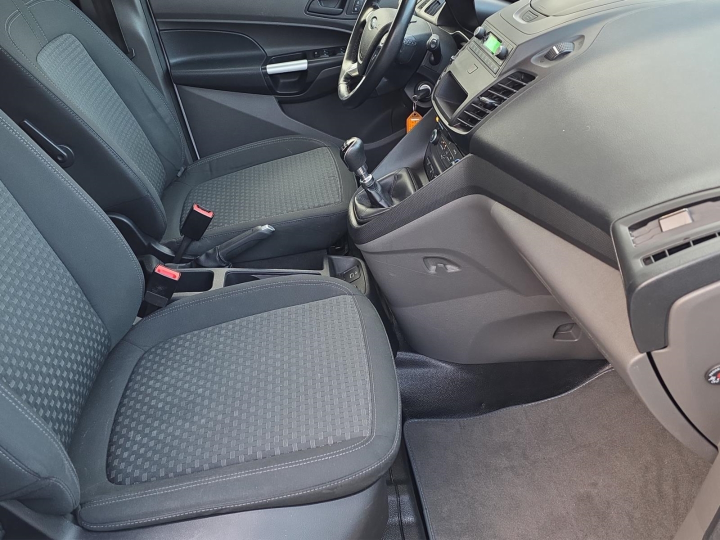 Ford Tourneo Connect 1.5 TdCI Klima,Tempomat,Frontscheibenheizung, frost-weiß – Bild 9