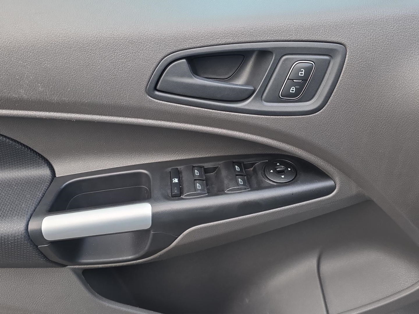 Ford Tourneo Connect 1.5 TdCI Klima,Tempomat,Frontscheibenheizung, frost-weiß – Bild 14