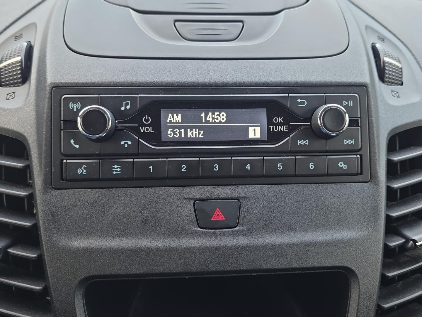 Ford Tourneo Connect 1.5 TdCI Klima,Tempomat,Frontscheibenheizung, frost-weiß – Bild 16