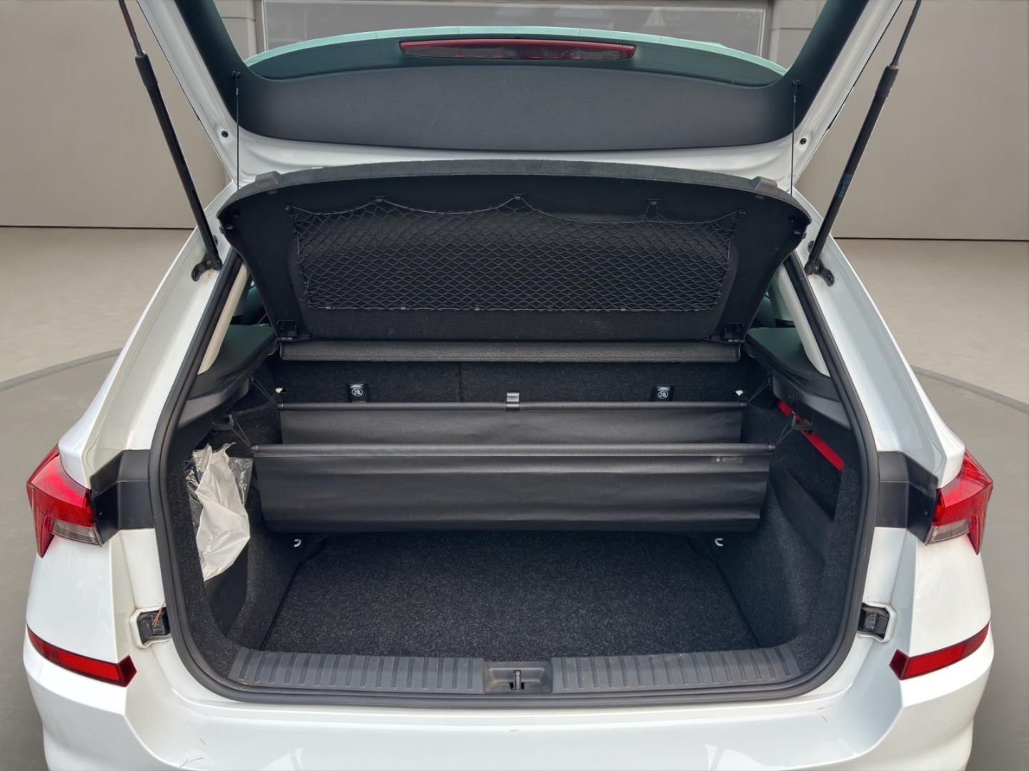 Skoda Kamiq Clever,LED,Climatronic,Tempomat,Sitzheizung,PDC, moon-weiss metallic – Bild 12