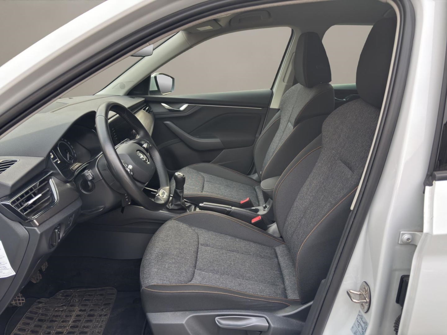 Skoda Kamiq Clever,LED,Climatronic,Tempomat,Sitzheizung,PDC, moon-weiss metallic – Bild 13