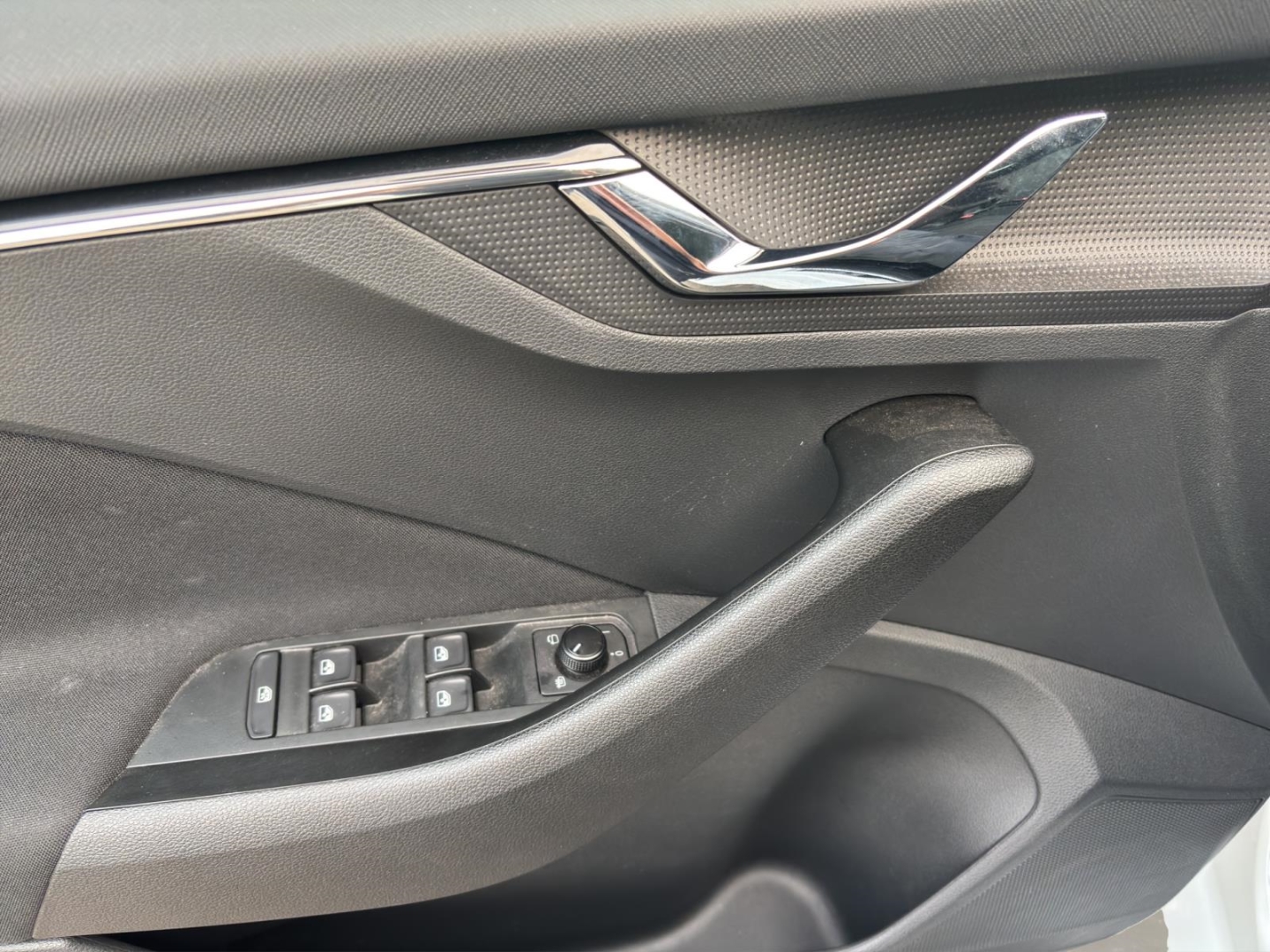 Skoda Kamiq Clever,LED,Climatronic,Tempomat,Sitzheizung,PDC, moon-weiss metallic – Bild 14