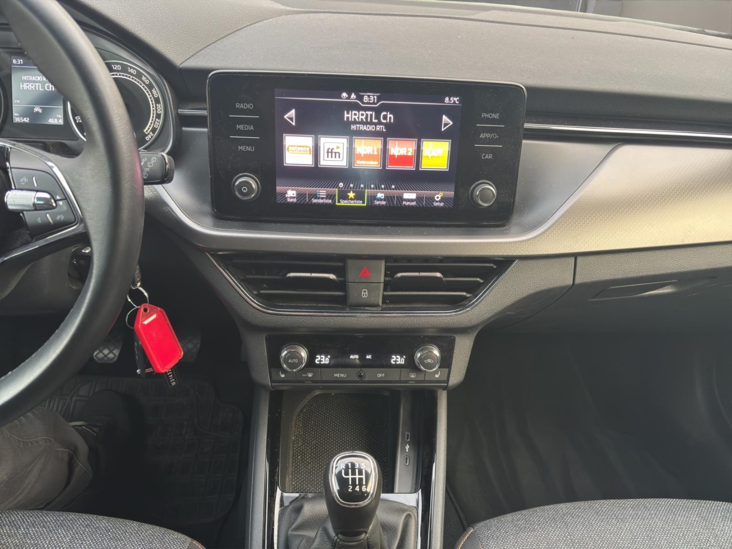 Skoda Kamiq Clever,LED,Climatronic,Tempomat,Sitzheizung,PDC, moon-weiss metallic – Bild 16