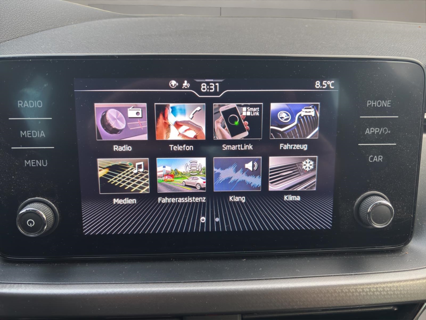 Skoda Kamiq Clever,LED,Climatronic,Tempomat,Sitzheizung,PDC, moon-weiss metallic – Bild 17