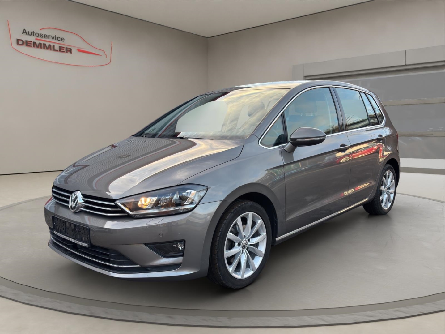 VW Golf Sportsvan VII Highline,Xenon,Navi,AHK,Winter-P.,Tempomat, limestone grey metallic (grau)