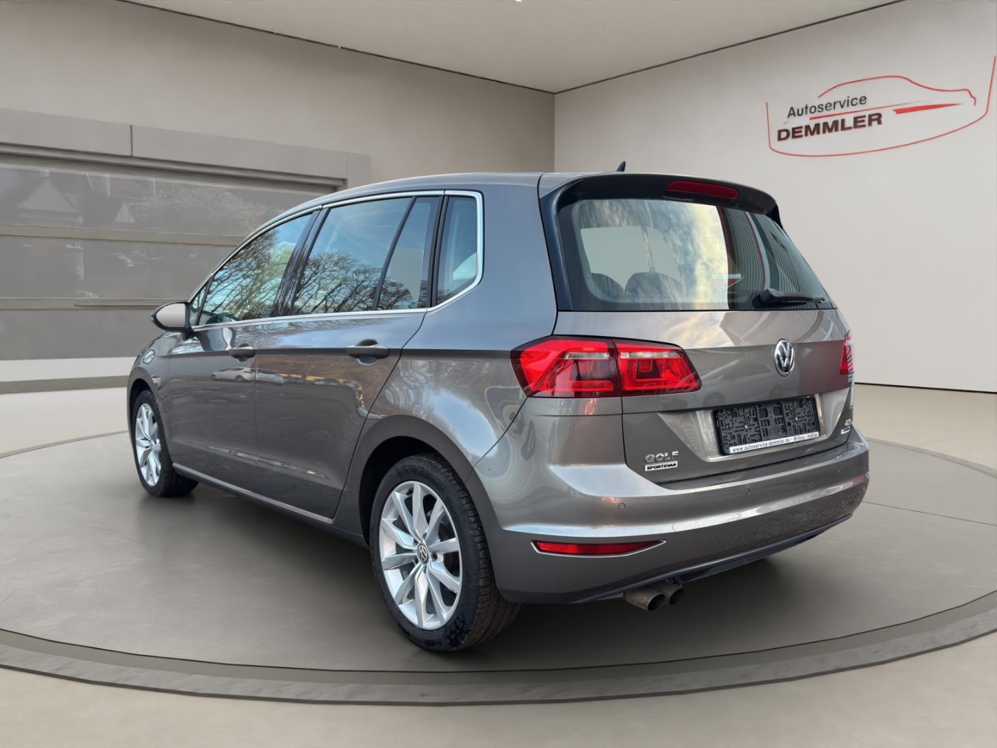 VW Golf Sportsvan VII Highline,Xenon,Navi,AHK,Winter-P.,Tempomat, limestone grey metallic (grau) – Bild 7