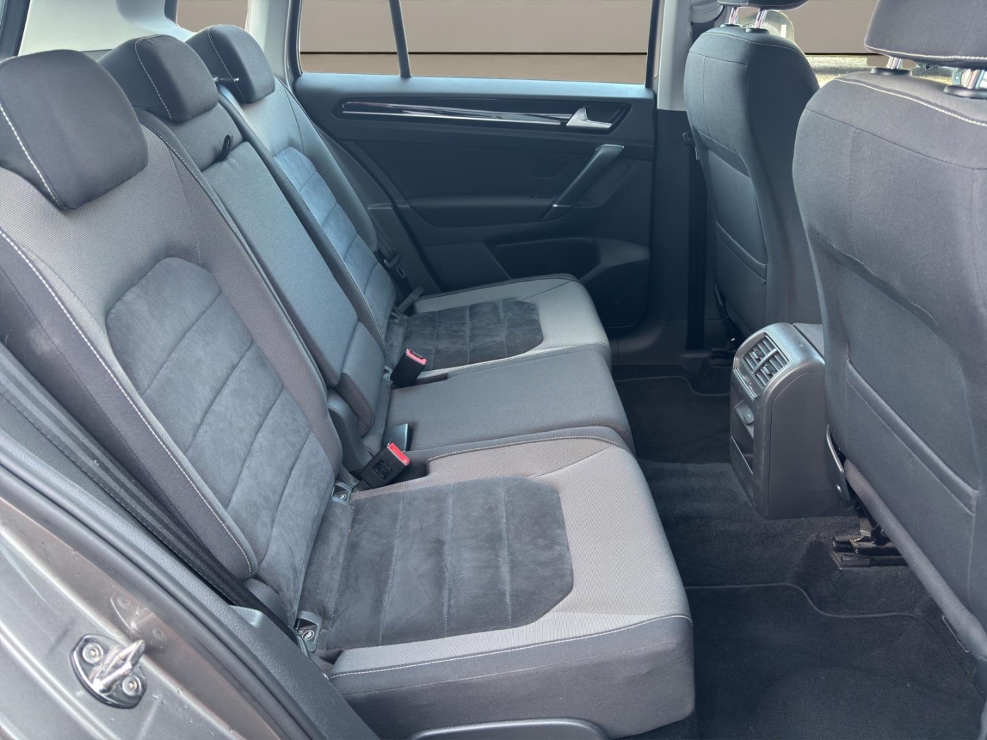 VW Golf Sportsvan VII Highline,Xenon,Navi,AHK,Winter-P.,Tempomat, limestone grey metallic (grau) – Bild 10