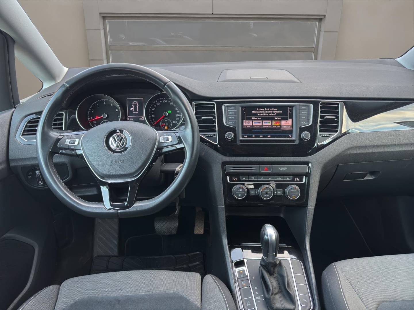 VW Golf Sportsvan VII Highline,Xenon,Navi,AHK,Winter-P.,Tempomat, limestone grey metallic (grau) – Bild 11