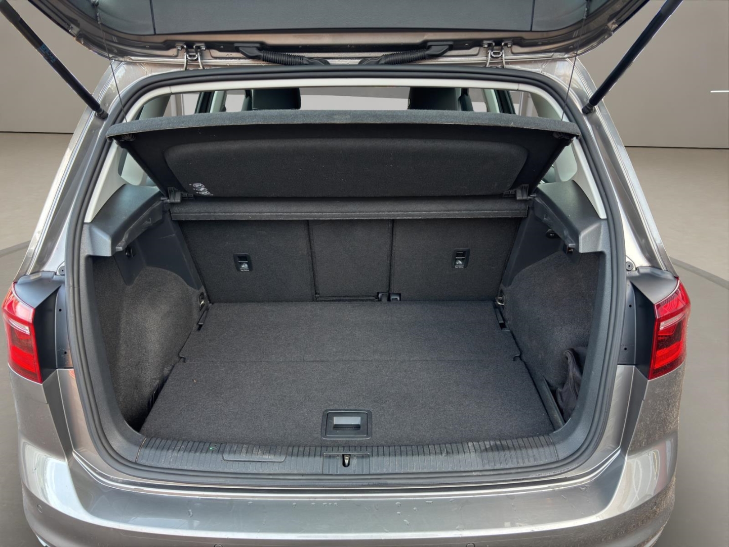 VW Golf Sportsvan VII Highline,Xenon,Navi,AHK,Winter-P.,Tempomat, limestone grey metallic (grau) – Bild 12